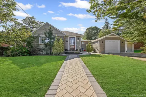 49 Ashely Dr, Valley Stream, NY 11580