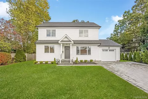 985 Douglas Ave, Wantagh, NY 11793
