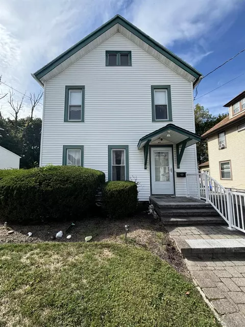 143 N Beacon St, Middletown, NY 10940