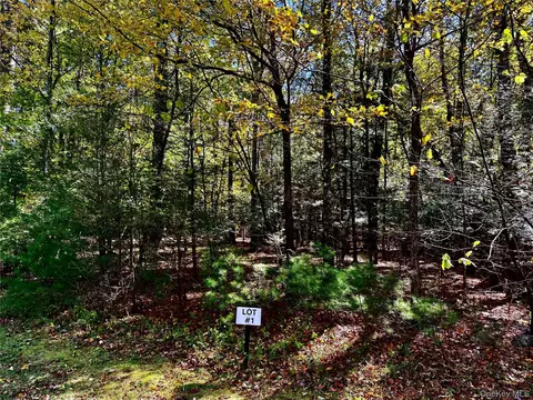 49 Falling Waters Dr, Catskill, NY 12463