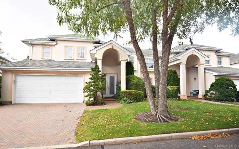 259 Altessa Blvd, Melville, NY 11747