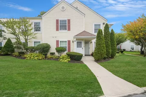 181 Fairview Cir, Middle Island, NY 11953