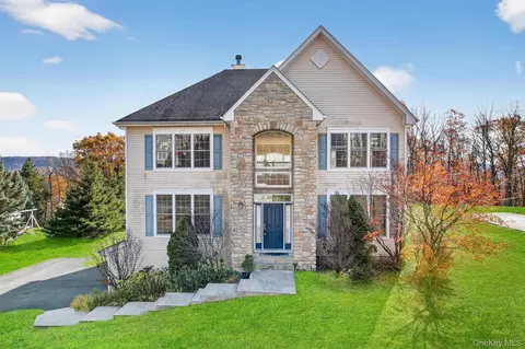 12 Heather Rdg, Highland Mills, NY 10930