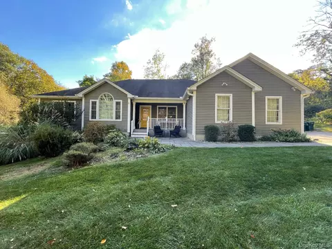 348 Old Post Rd, Marlboro, NY 12542