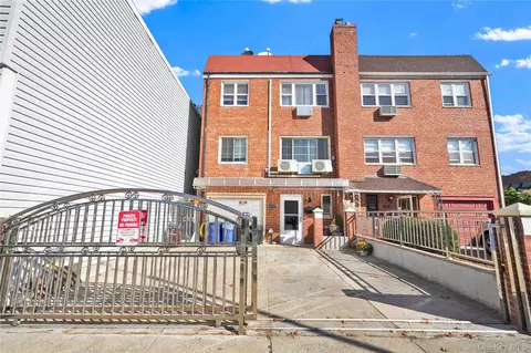 37-15 24th Ave, New York, NY 11103