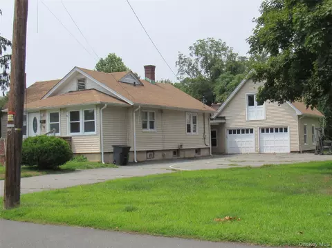5 Lincoln St, Ramapo, NY 10974