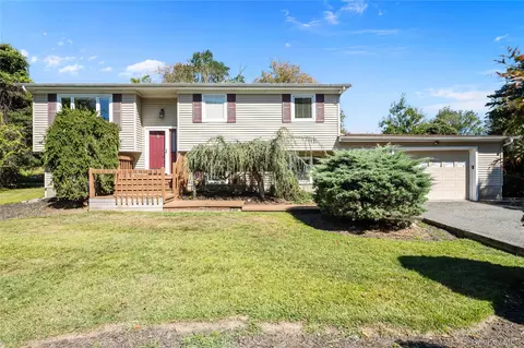 8 Dunn Rd, Ramapo, NY 10952
