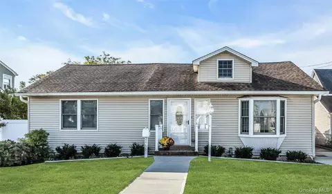 2466 Army Pl, Bellmore, NY 11710