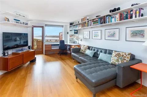 5700 Arlington Ave #21R, New York, NY 10471