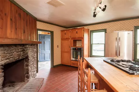 Kitchen - 32 Mountain Camp Rd, Cairo, NY 12413 photo 2 of 4