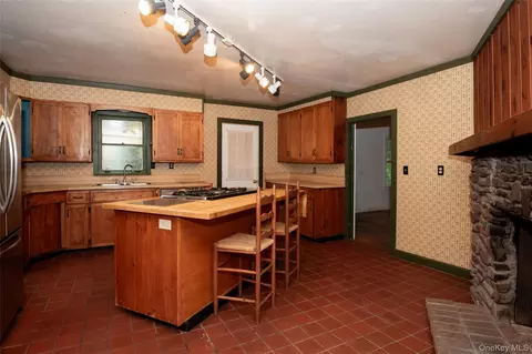 Kitchen - 32 Mountain Camp Rd, Cairo, NY 12413 photo 3 of 4