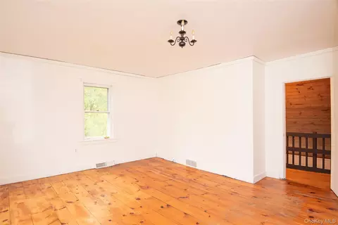 Bedroom - 32 Mountain Camp Rd, Cairo, NY 12413 photo 3 of 7