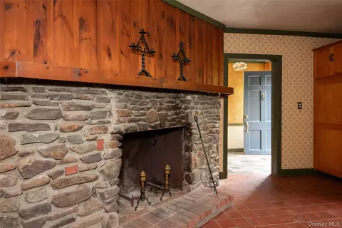 Entry Way - 32 Mountain Camp Rd, Cairo, NY 12413 photo 1 of 3