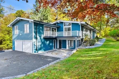 153 Deerfield Ln N, Mount Pleasant, NY 10570