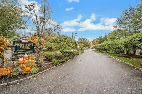2102 Martingale Dr, Carmel Hamlet, NY 10512