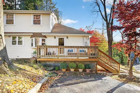 3 Crosshill Rd, Mahopac, NY 10541