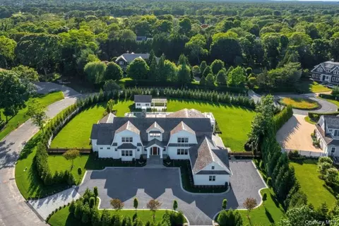 5 Michaels Way, Westhampton Beach, NY 11978