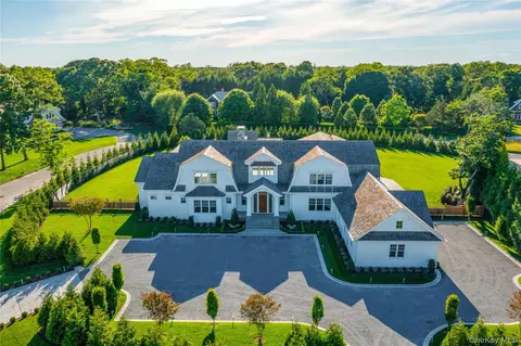5 Michaels Way, Westhampton Beach, NY 11978