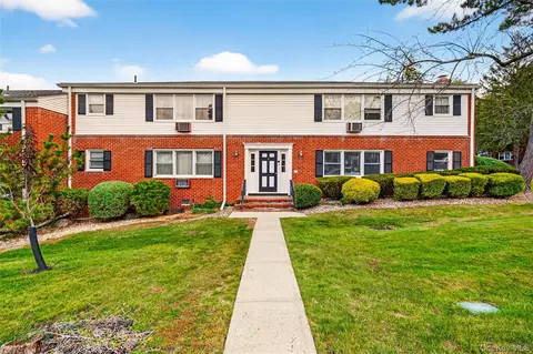 4 Danbury Ct #1306, Ramapo, NY 10901