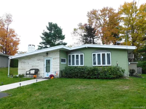 20 Crescent Vw, Thompson, NY 12775
