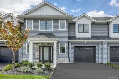 38 Silverwood Cir, Ramapo, NY 10901