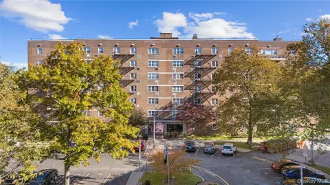 151-25 88th St #4F, New York, NY 11414