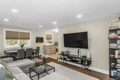 224-01 Kingsbury Ave #2, Oakland Gardens, NY 11364