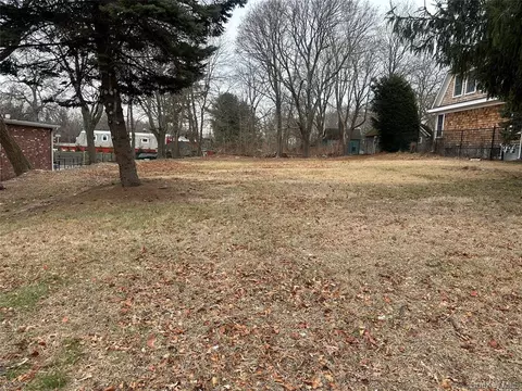 442 Main St, Brookhaven, NY 11934