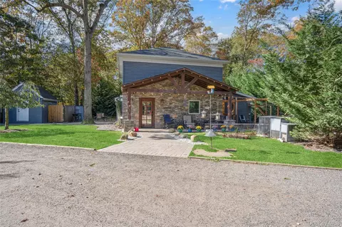 108 Sportsmen St, Central Islip, NY 11722