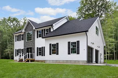 24 Forest Hills Ln, Mount Hope, NY 10963