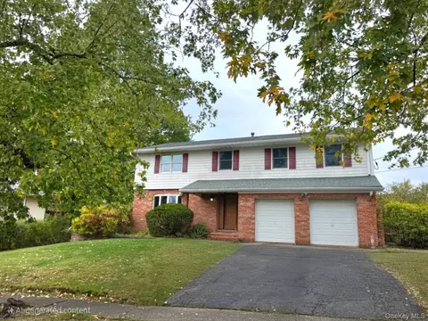 11 Fern Oval W, Orangetown, NY 10962
