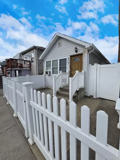 9957 164th Rd, New York, NY 11414