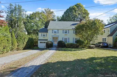 8 Craven Ln, White Plains, NY 10605