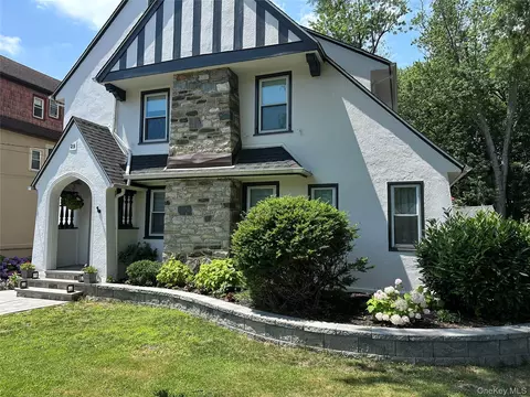 25 Parkway Rd, Bronxville, NY 10708