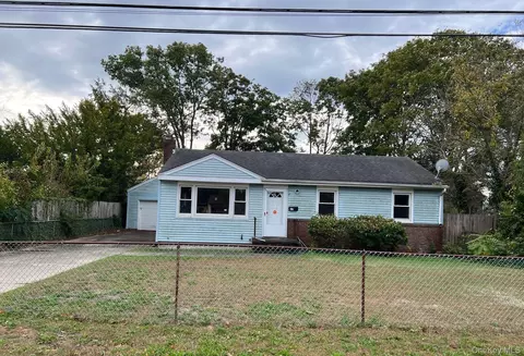 61 Herbert Cir, Patchogue, NY 11772