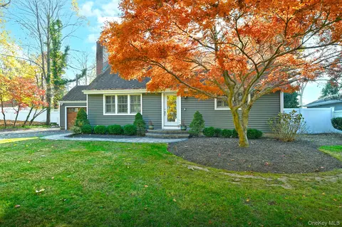 12 Darling Ave, Smithtown, NY 11787