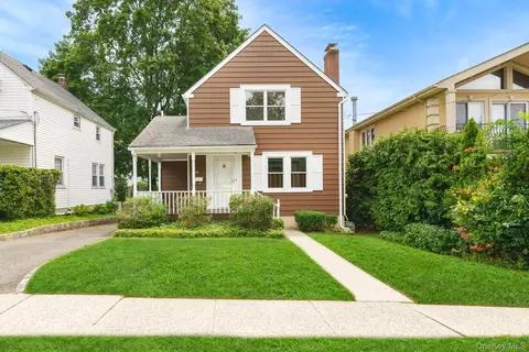 72 Park Ave, North Hempstead, NY 11050