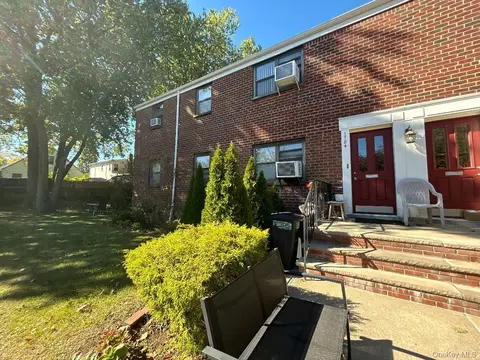 Exterior - 17-84 166 #4-162, Whitestone, NY 11357 photo 5 of 6