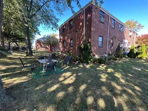 Exterior - 17-84 166 #4-162, Whitestone, NY 11357 photo 4 of 6