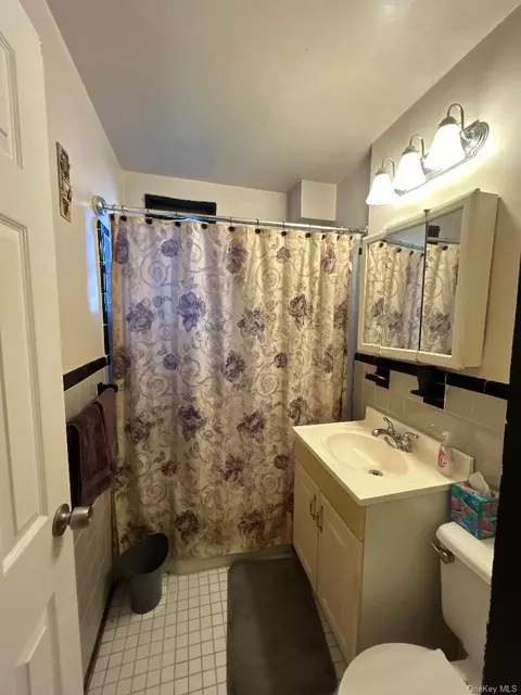 Bath - 17-84 166 #4-162, Whitestone, NY 11357 photo 1 of 2
