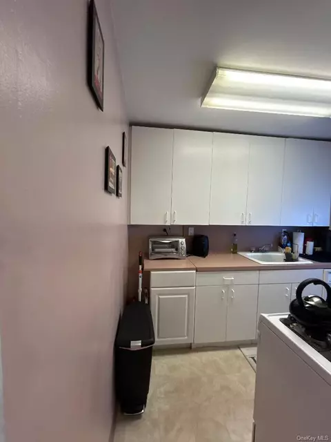 Kitchen - 17-84 166 #4-162, Whitestone, NY 11357 photo 1 of 3