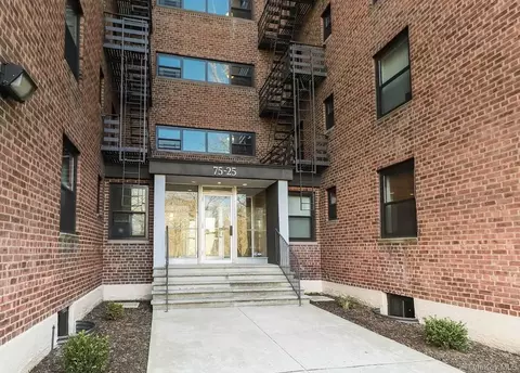 75-25 210th St #1L, Oakland Gardens, NY 11364