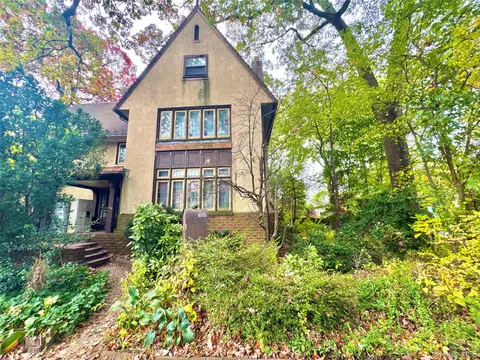 134 Continental Ave, New York, NY 11375