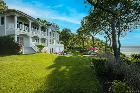 15 Stephans Path, Port Jefferson, NY 11777