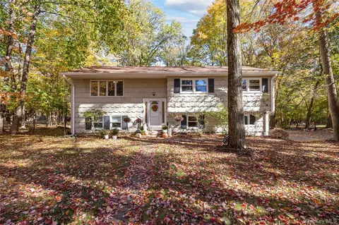 19 Apple Blossom Ct, Ramapo, NY 10952