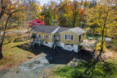 31 Shore Dr, Southeast, NY 10509