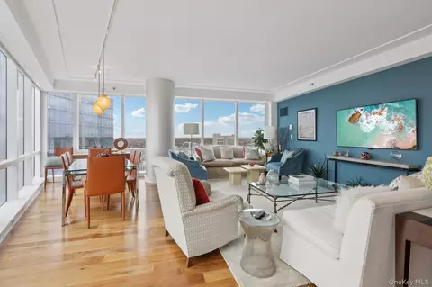 5 Renaissance Sq #27G, White Plains, NY 10601