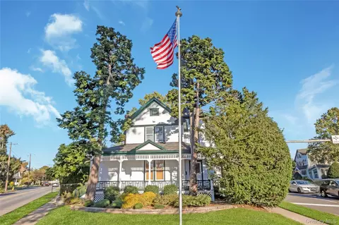 215 Conklin St, Farmingdale, NY 11735