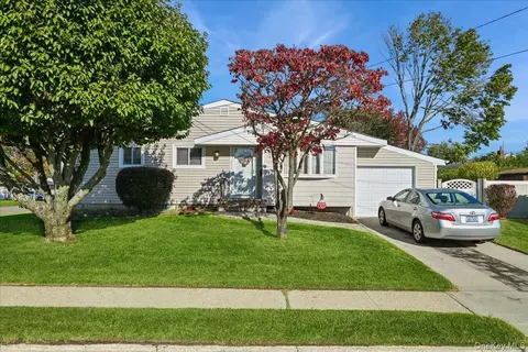 413 Grand Blvd, Deer Park, NY 11729