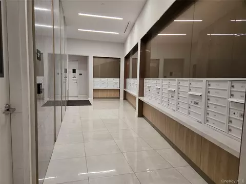 Entry Way - 136-18 Maple Ave #5E, New York, NY 11355 photo 3 of 4